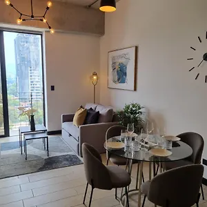 2 Habitaciones, Edificio Eon, Zona 10, Turin Apartment